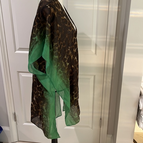 Chita print with green border kimono - Picture 2 of 5